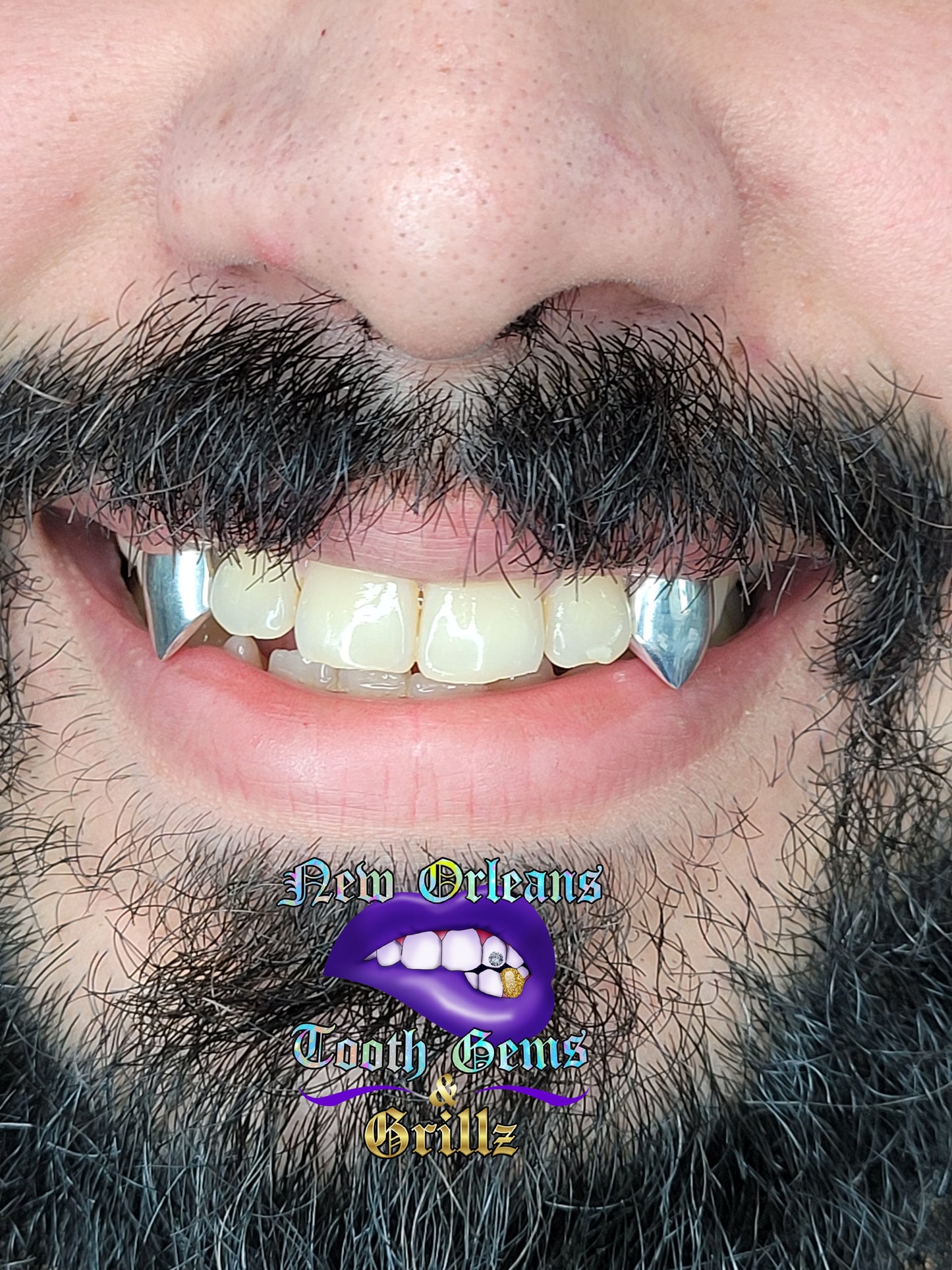 Extended Fangs (2 Teeth - Solid)